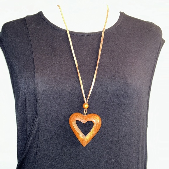 Vintage Wooden Heart Necklace - Picture 1 of 7